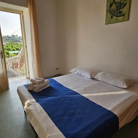 Bilocale In Centro Ischia *